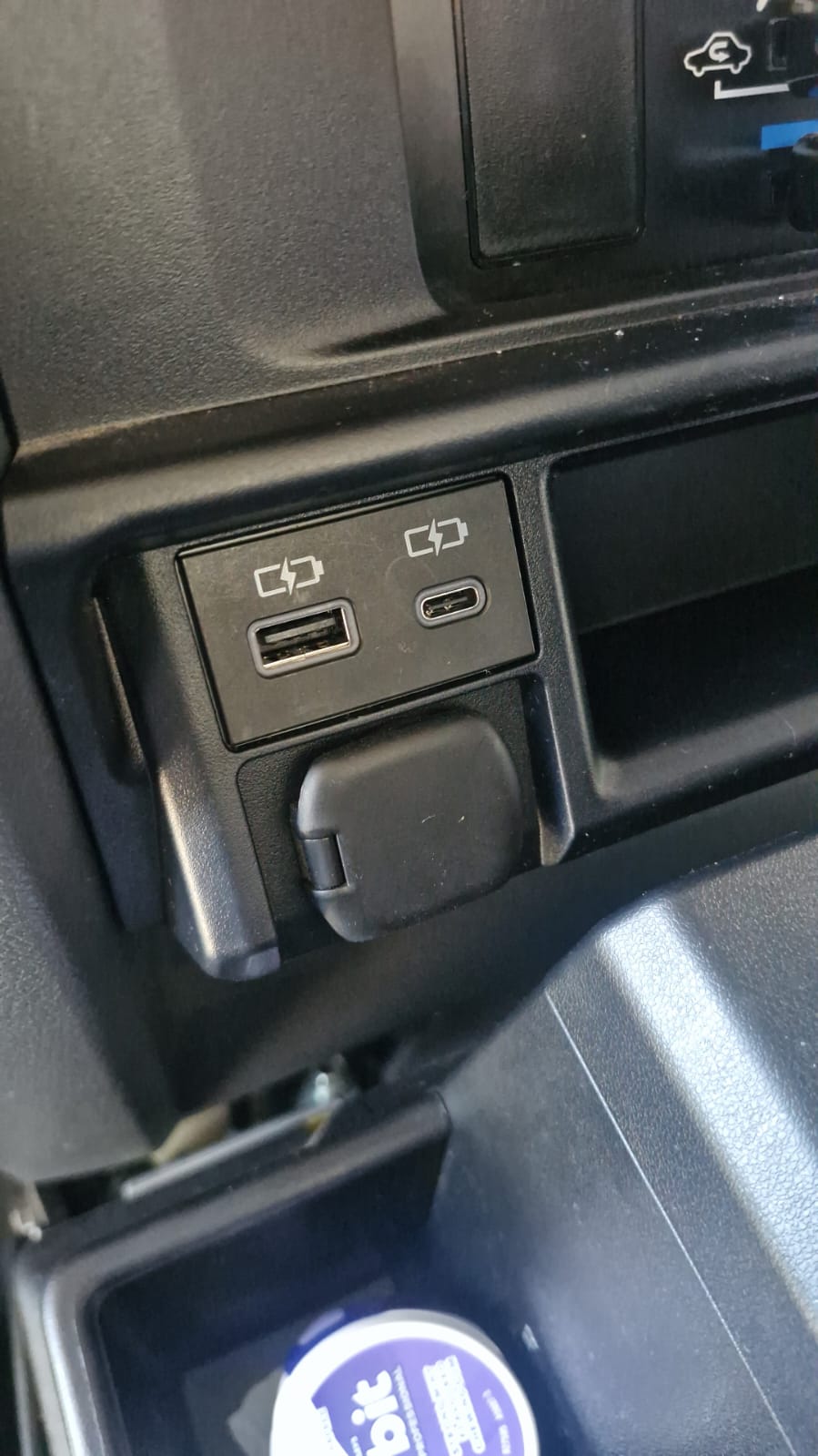 LC 79/76 2024+ Super Fast USB & C Type Charger Model