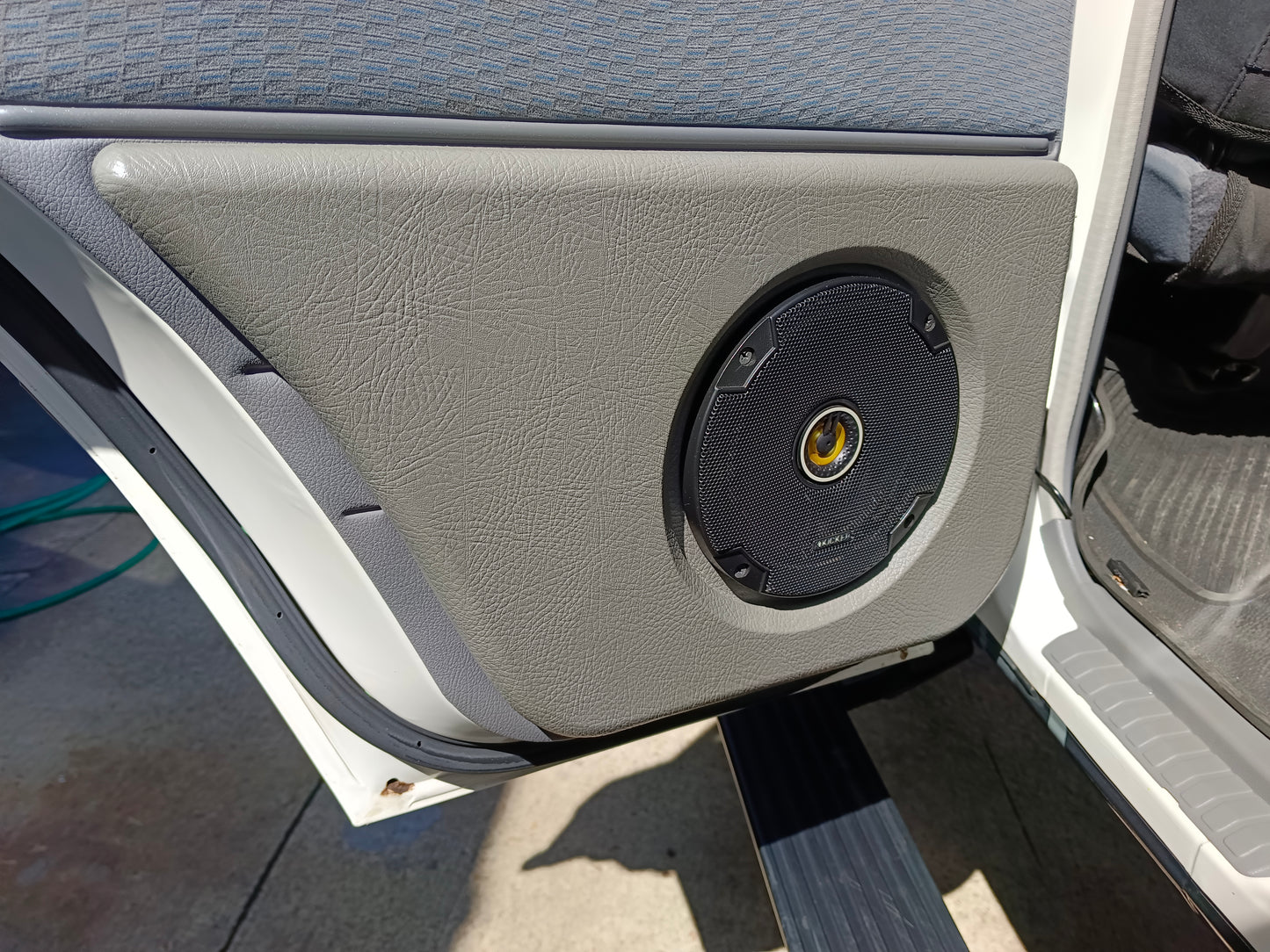 D.A.G | LANDCRUISER REAR DOOR SPEAKER PANEL D/C