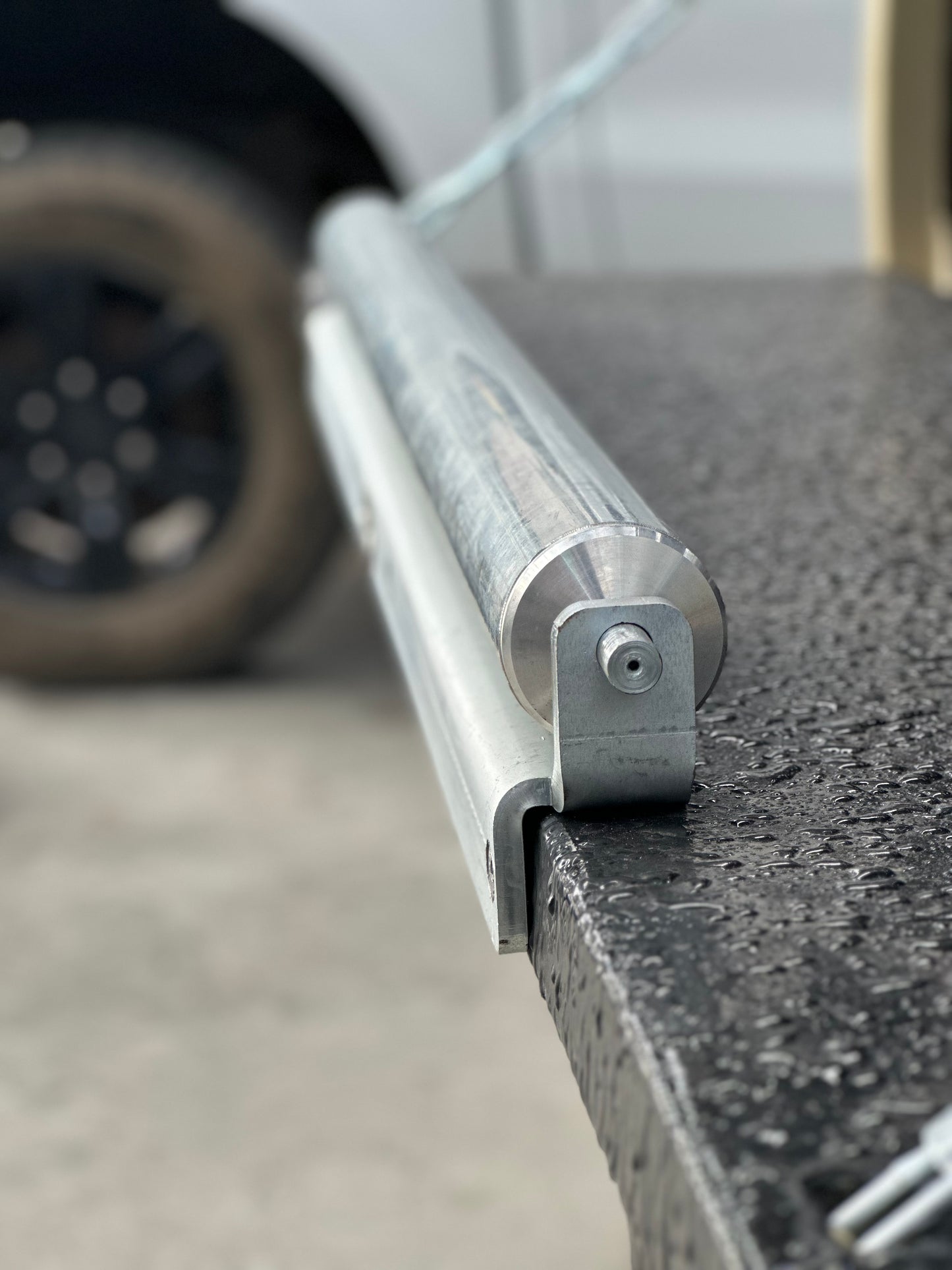 D.A.G | Tailgate Roller