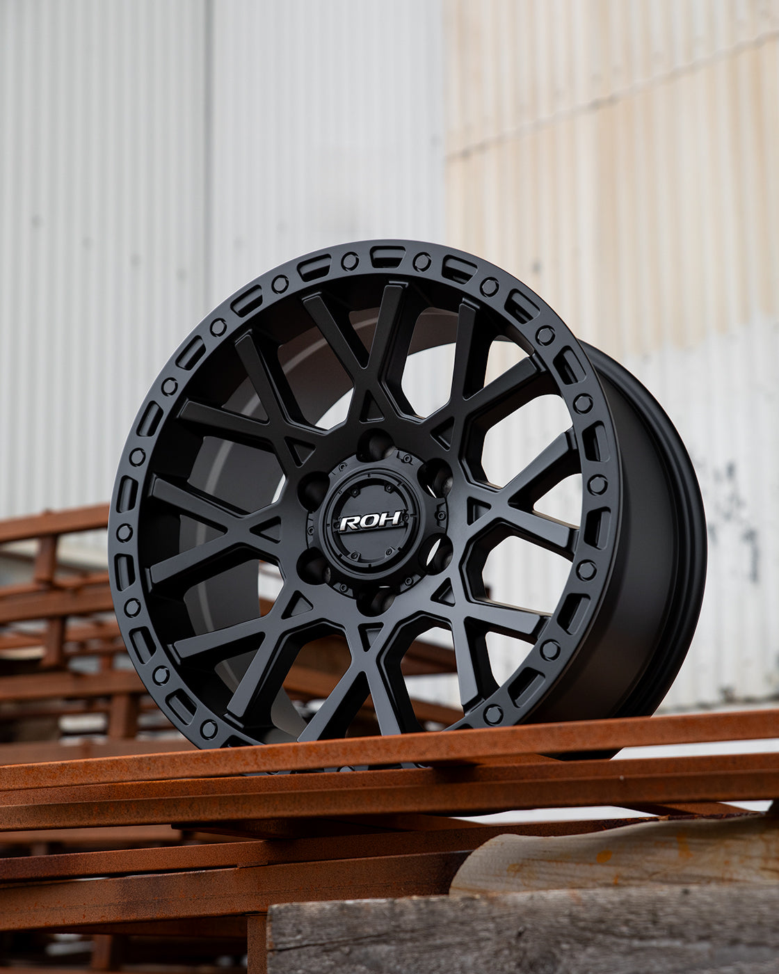 ROH Crawler matt black wheel - lifestyle photo