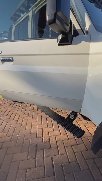 D.A.G | LC 79 Series electric side steps (Double Cab)