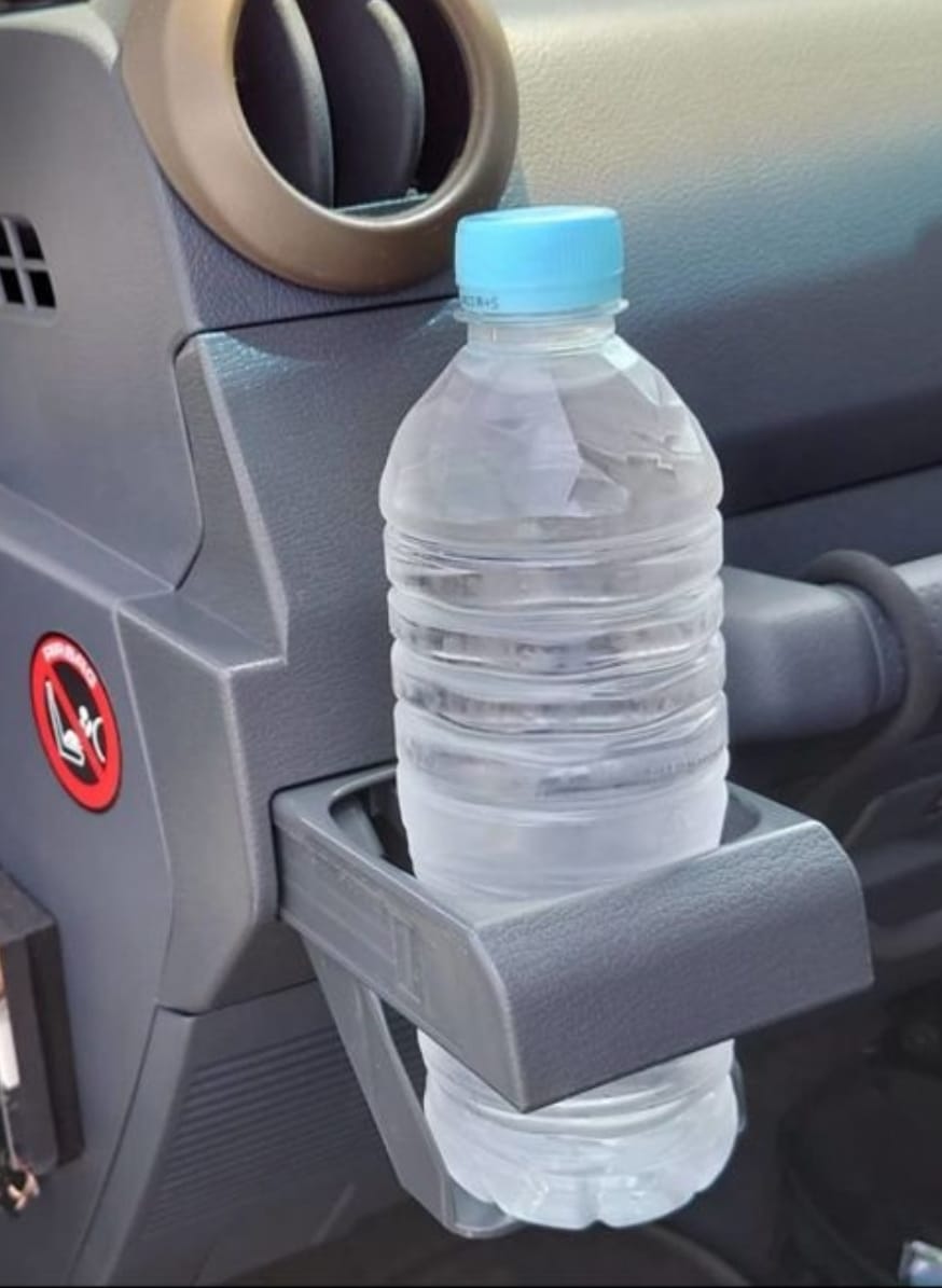 D.A.G | LC 79 Passenger Side Vent cupholder